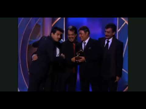 Los Tigres Del Norte Ganadores Del Latin Grammy 2007 Por El Disco Historias Que Contar
