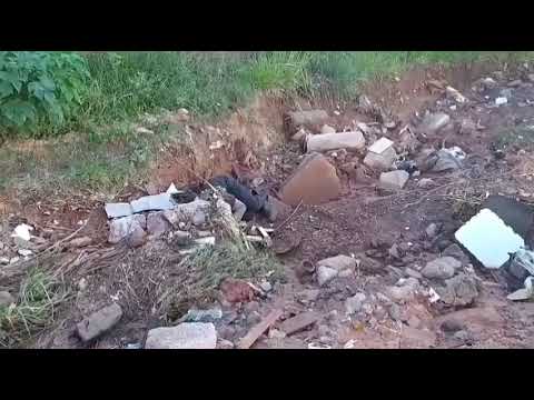 Brincando de pique-esconde nas ruas da cidade de Valparaíso de Goiás