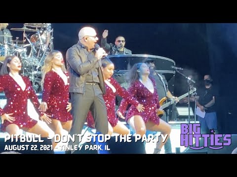Pitbull performing "Don't Stop The Party" in Tinley Park, IL on August 22, 2021