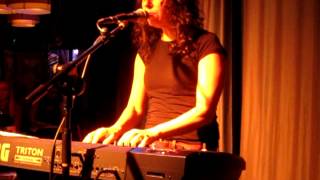 LUCY KAPLANSKY - Sleep Well