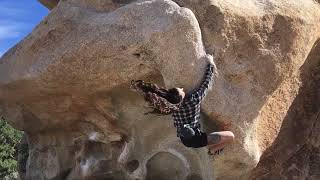 Video thumbnail of Roof Romp, V4. Joshua Tree