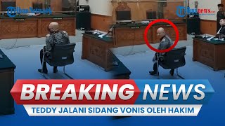 BREAKING NEWS: Teddy Minahasa Jalani Sidang Vonis Hari Ini, Malah Cengar-cengir di Ruang Sidang