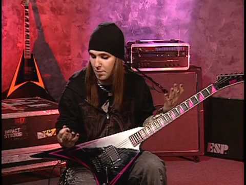 Alexi Laiho reveals his back stage warm-up routine!