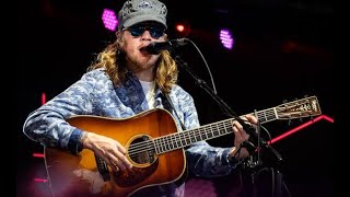 Billy Strings crushes "Blues Stay Away From Me" Worcester, MA 7/30/24
