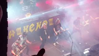 Alkehol + Kabát - Nechte vlajky vlát (live in Lucerna) Alkehol + Kabát - Nechte vlajky vlát (live in Lucerna)