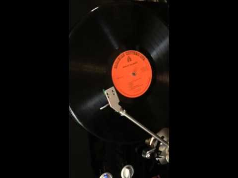 Richie Delamore - Listen To The Ocean