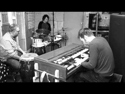 LES HOMMES try out "Espírito Santo"