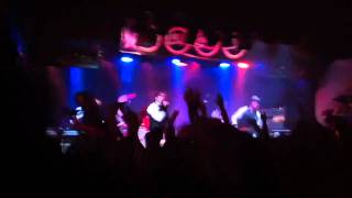 Misteur Valaire - Ave Mucho