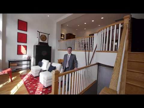 A wide, light-filled Lincoln Park rowhouse A wide, light-filled Lincoln Park rowhouse