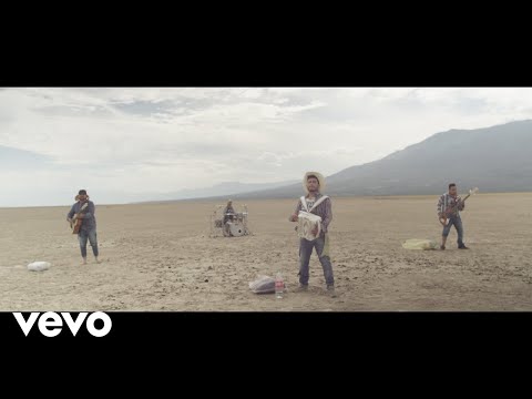 La Nueva Estrategia - En Medio De La Nada