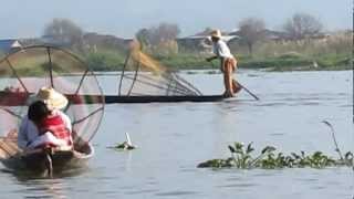 preview picture of video 'Inle Lake - Leg Rowers'