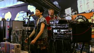 Little Dragon- &quot;Feather&quot; Live At Park Ave Cd&#39;s