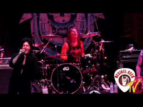 L.A. Guns/ Phil Lewis & Tracii Guns - Bitch Is Back: Live at Rock N Skull 2016