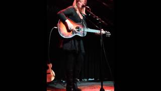 Liz Longley -- "Weightless"