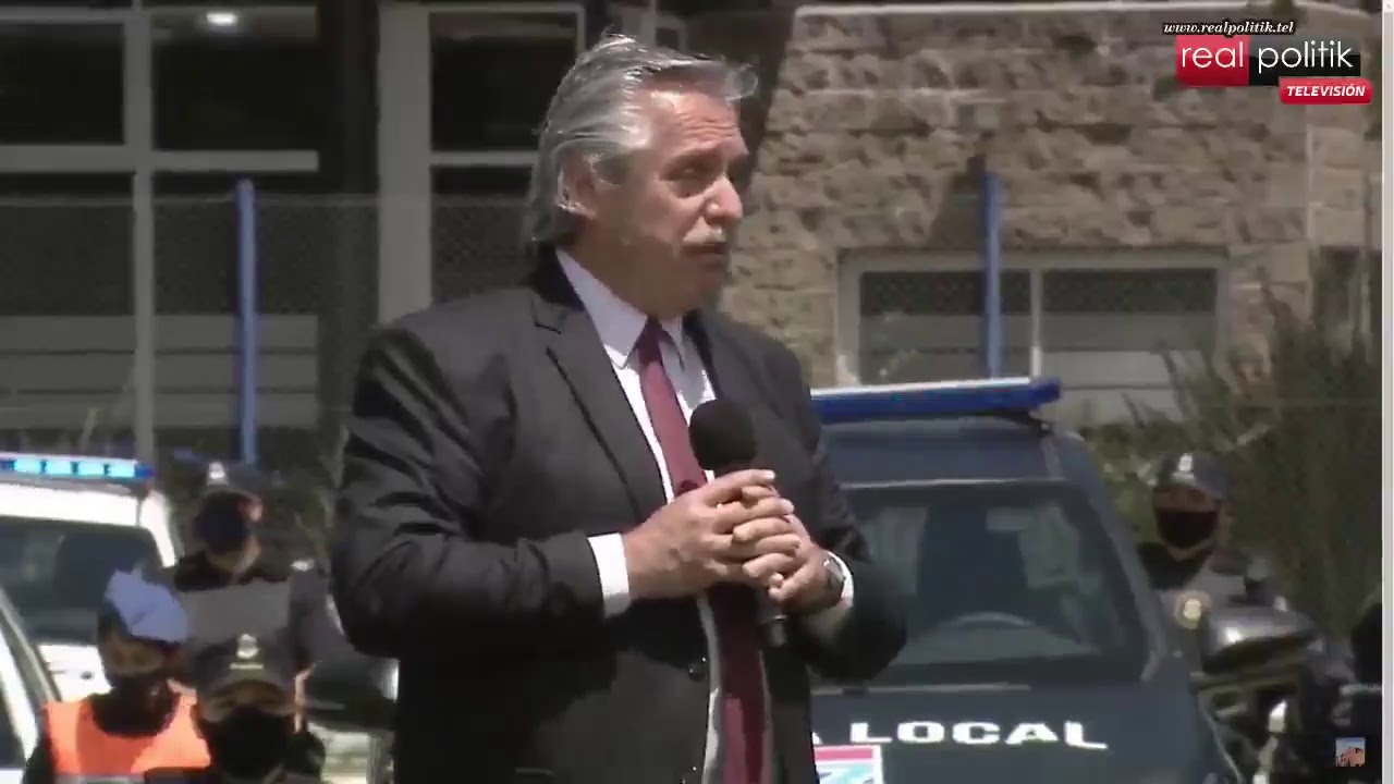 Alberto Fernández encabeza la entrega de móviles policiales en Lomas de Zamora