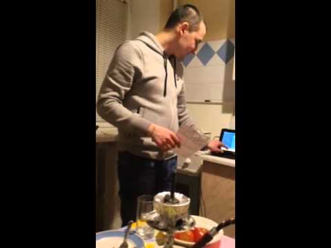 Idris модный репер на своей кухне читает новые тексты