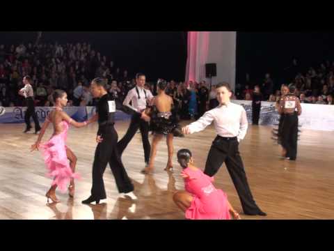 LEONID & EKATERIANA - MOSCOW - IDSF WORLD JUNIOR II LATIN 2011 - QUARTERFINAL - CHA CHA