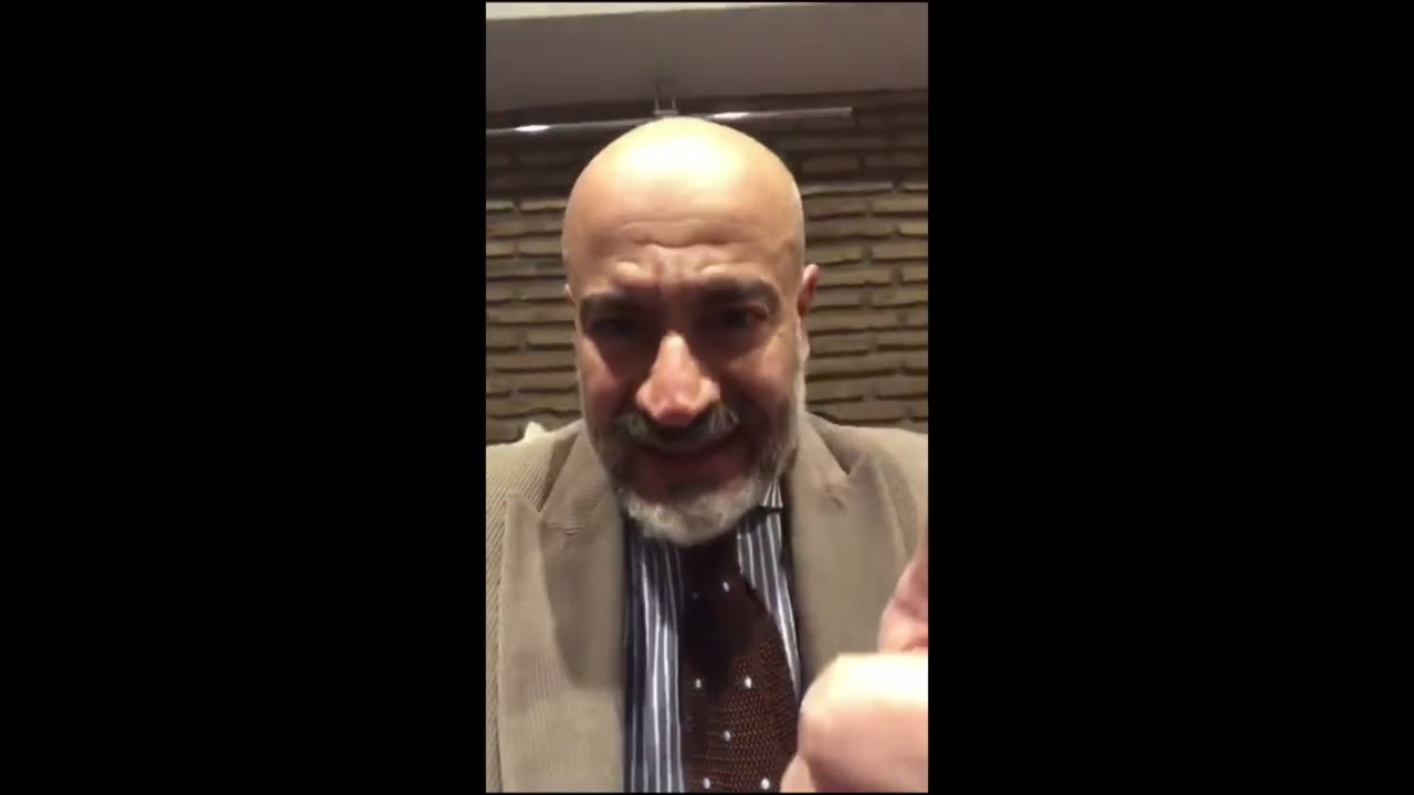 PARAGONE: "NON VOTA PIÙ DEL 50%? ALLORA CHI VIVE DI POLITICA PRENDERÀ IL 50% DELLO STIPENDIO?"