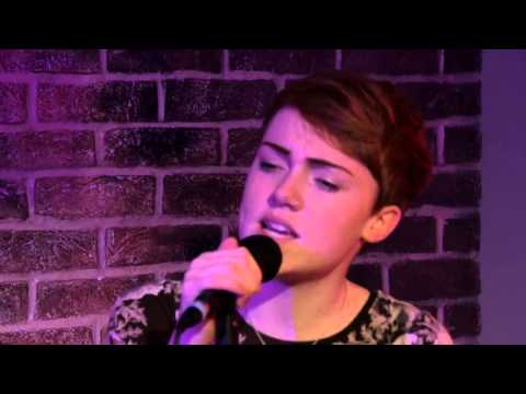 Chlöe Howl   Paper Heart    Live
