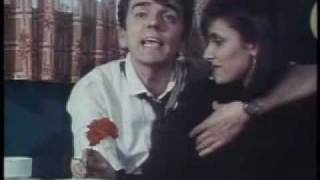 Gabinete Caligari - Al calor del amor en un bar.flv