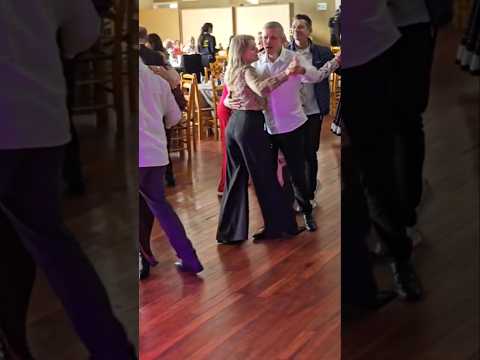 no aniversário do seu Antônio Oldoni em Coronel Vivida no Paraná.Brasil #shotrs #baile #dancarinos.