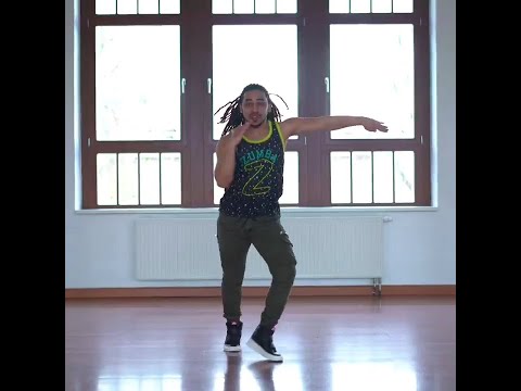 CUANDO BAILA Zin 86 Zumba® choreo with Saiko 1 Min