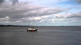 preview picture of video 'Boat Returning To Harbour Tayport North Fife Scotland September 2nd'