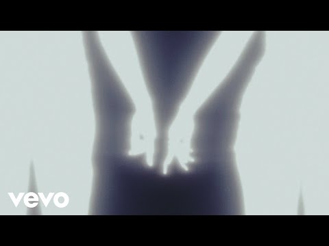 Juicy BAE, La Zowi - TRAP STAR (Visualizer)