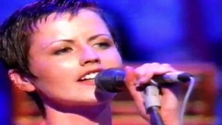 Dolores O&#39;Riordan - Live