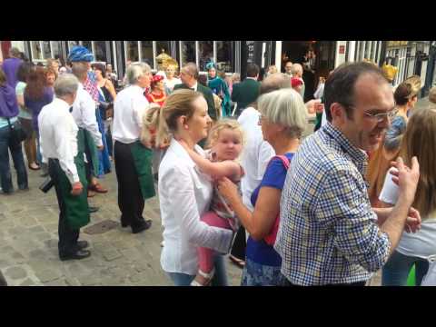 Lip Dub Lincoln Donkey. Lincoln Castle & Magnacarta Pub