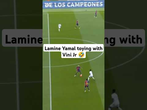 Lamine Yamal toying with Vini Jr 🤣 #lamineyamal #vinicius #viniciusjr #elclasico #yamal