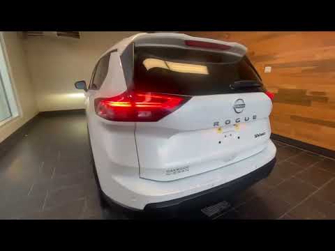 2024 Nissan Rogue SV Moonroof