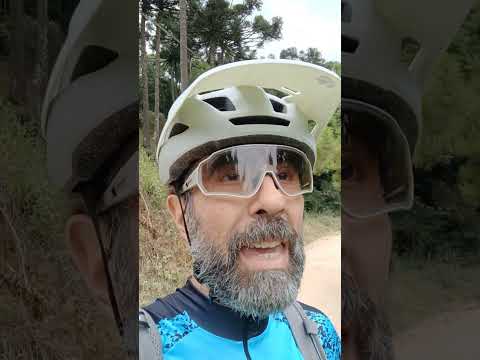 OLHA ESSA CASARÃO ANTIGO. será. que dá pra visitar??? bike pedalando turismo Campo Magro Paraná