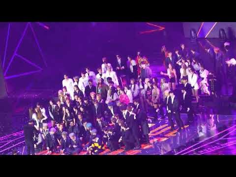 All artist ending photo together (BTS,NCT,IKON,WANNA ONE,TWICE & more) @ Seoul Music Award 2019