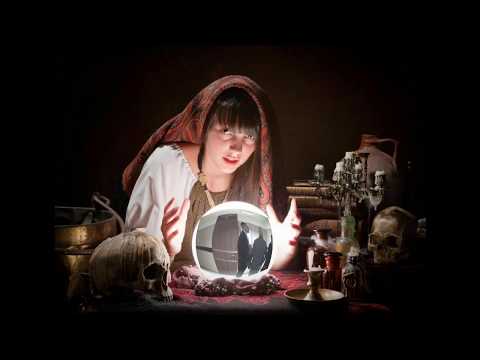 Antysemityzm w utworze "Gbybym był bogaty" oraz czytanie biegłej sądowej ze szklanej kuli w Sądzie