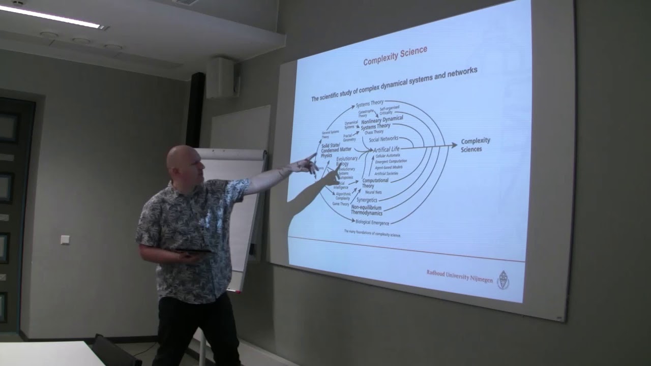 Lecture 1: Introduction to Complexity Science