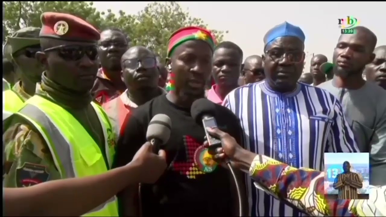 Faso Mêbo : LA CNAVC des Koulsé fait don de ciment et de pelles à l’initiative