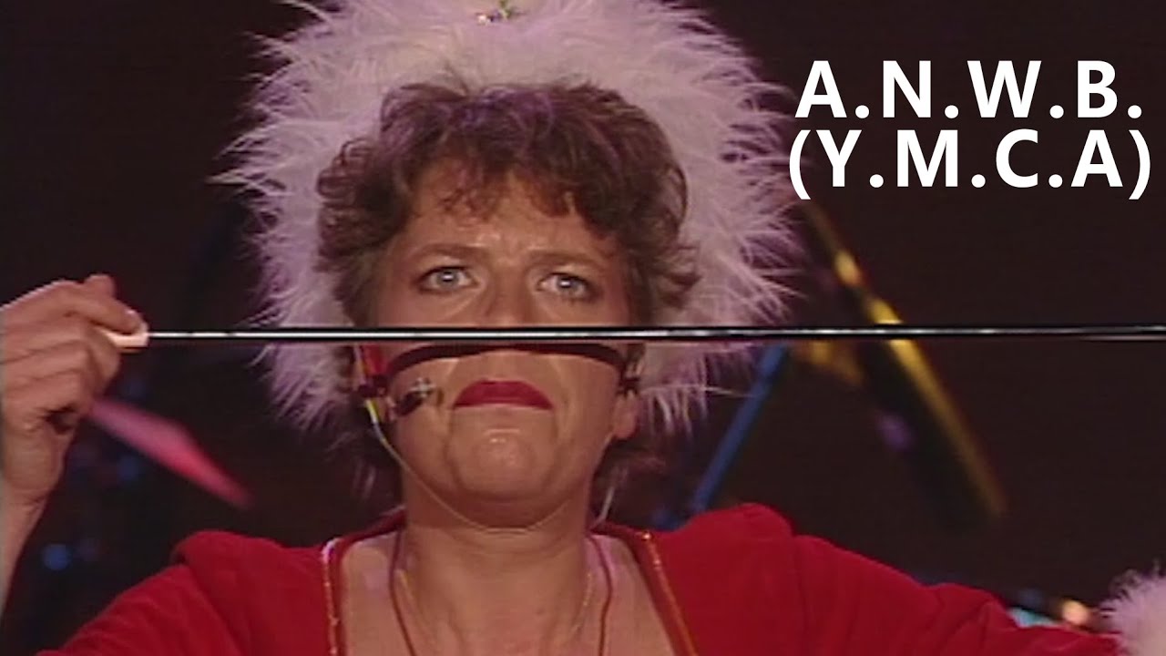 Brigitte Kaandorp - A.N.W.B. (Y.M.C.A.) (Chez Marcanti Plaza - 1995)