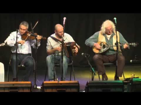 Old Dé Danann Clip 3: Traditional Irish Music from LiveTrad.com