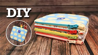 Easy Half Moon Pouch 💖 How to sew a Zipper Pouch - Great for Beginners!
