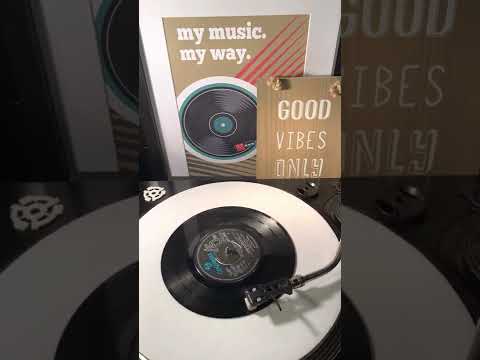 Herman’s Hermits- Can’t You Hear My Heartbeat ( Vinyl 45 ) From 1965 .