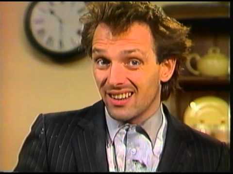 Rik Mayall - Jackanory - George's Marvellous Medicine, Part 2/5