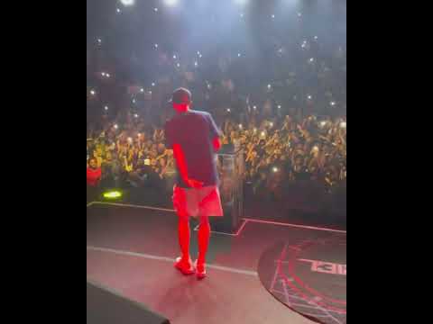 Mc Hariel Cantando Lei do Retorno em show