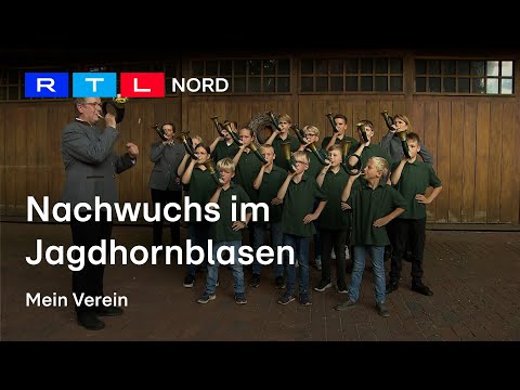 Hunting horn blowing | Music with tradition