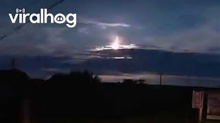 Fireball Lit Up the Skies Over Southern Japan || ViralHog