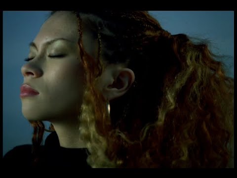 【公式】「remain〜心の鍵」 YUKI KOYANAGI/remain-Kokoro No Kagi (10thシングル) のサムネイル