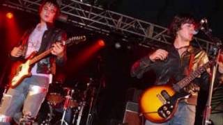 The Libertines - The boy looked at Johnny