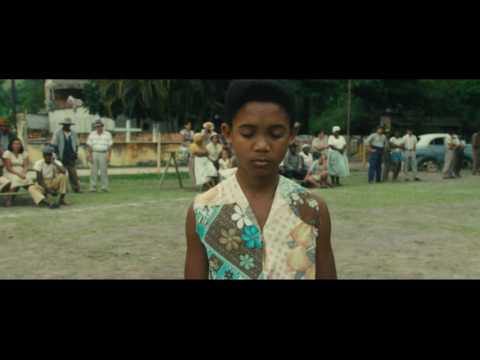 PELÉ - Extrait "les sans-godasses" VF