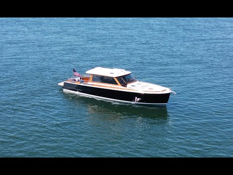Boston Boatworks Daychaser 48 video