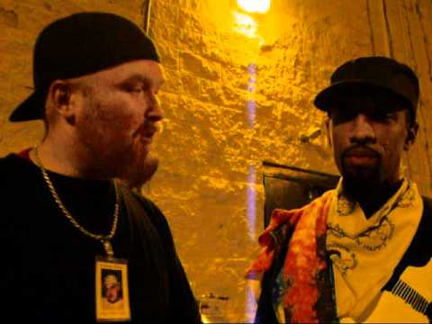 Clutch (of nappyroots) givin luv to Smurf Durrt & DDE